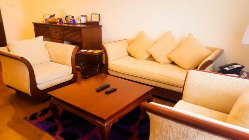 Hulhule Island Hotel