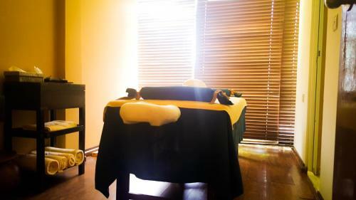 Hulhule Island Hotel
