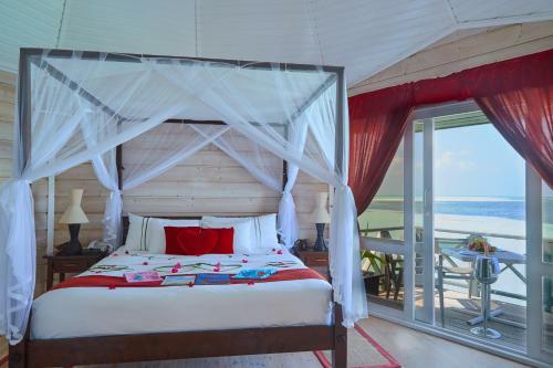 Hotel Kuredu Island Resort & Spa