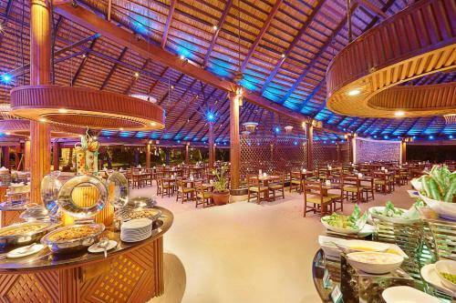 Hotel Kuredu Island Resort & Spa