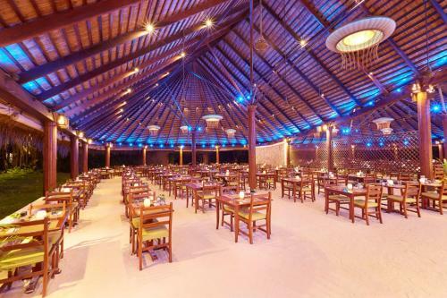 Hotel Kuredu Island Resort & Spa