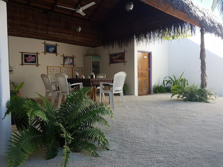 Hostal Rasdhoo View Inn