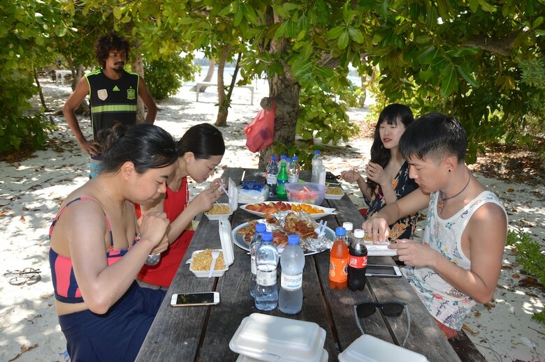 Hostal Rasdhoo View Inn