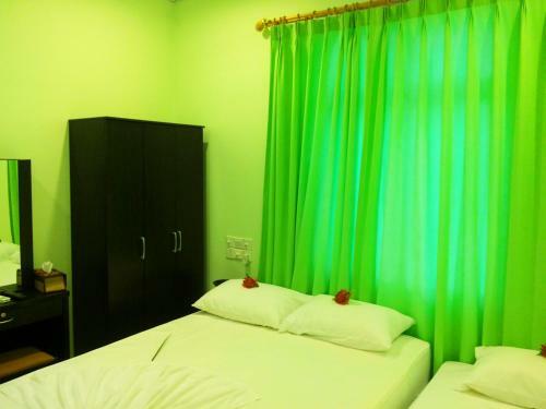 Hostal Ras Beach Inn