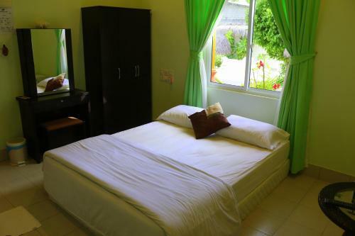 Hostal Ras Beach Inn