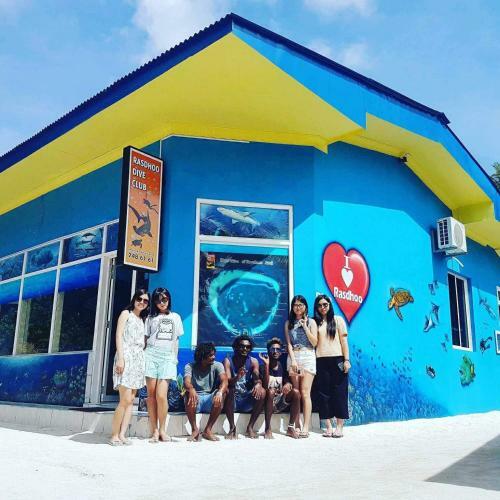 Hostal Ras Beach Inn