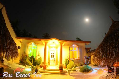 Hostal Ras Beach Inn
