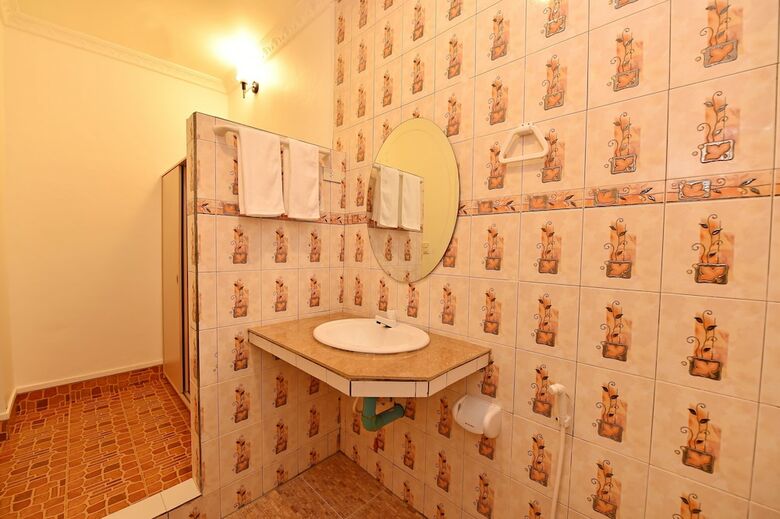 Hostal Rasdhoo Relax Inn
