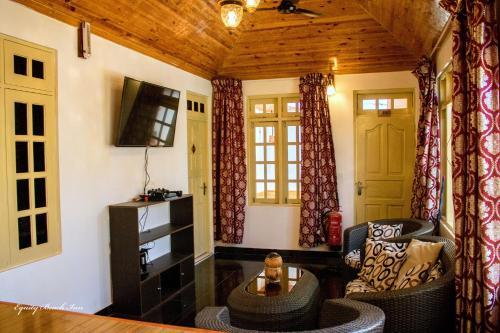 Hostal Equity Beach Holiday Bungalow