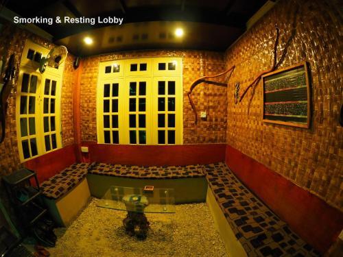 Hostal Equity Beach Inn
