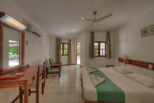 Hotel Fihalhohi Island Resort