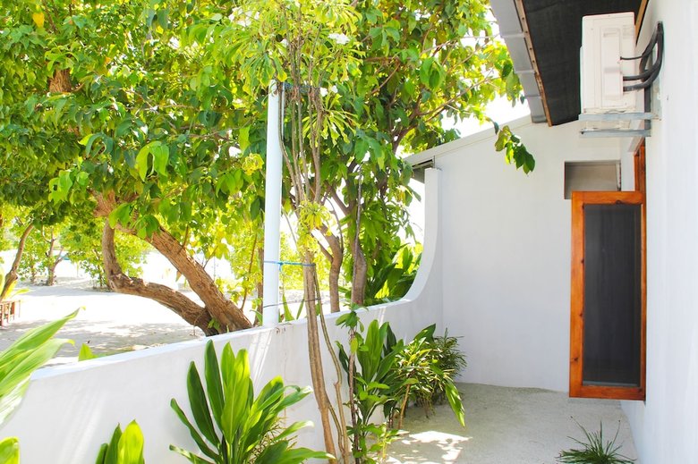 Hostal Ithaa Beach Maldives