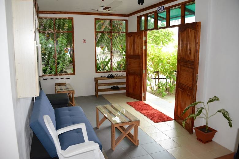 Hostal Ithaa Beach Maldives