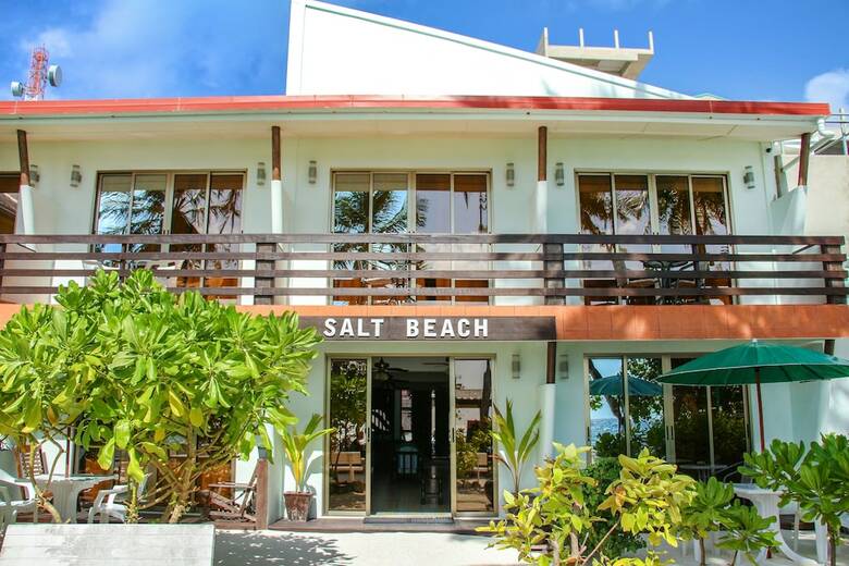Hostal Salt Beach Hotel