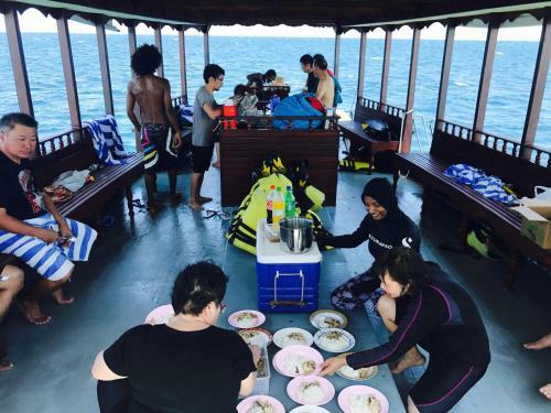 Hostal Noovilu Suites Maldives