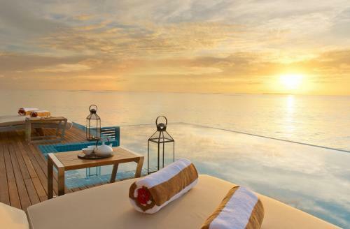 Hotel Hideaway Beach Resort & Spa