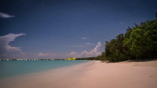 Hotel Hideaway Beach Resort & Spa
