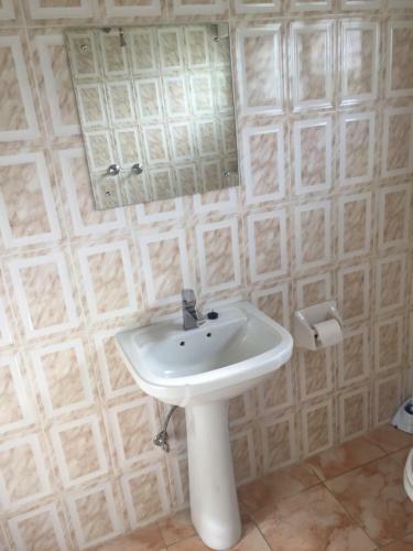 Hostal Maoni Guest House