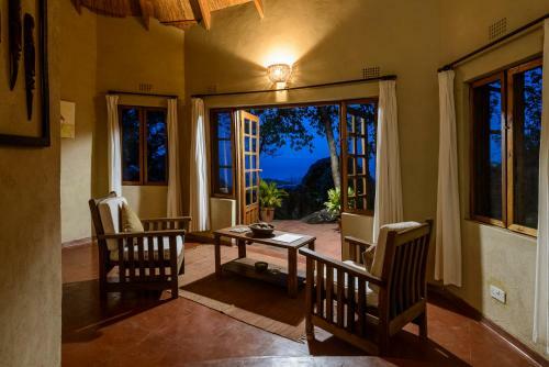 Hotel Makuzi Beach Lodge