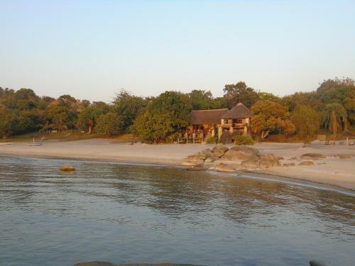 Hotel Makuzi Beach Lodge