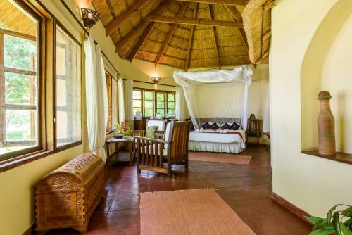 Hotel Makuzi Beach Lodge