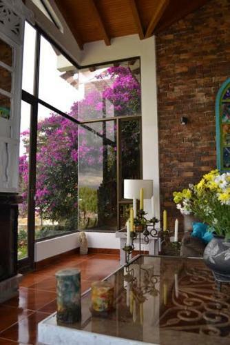 Hostal Miravalle Suites