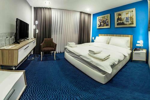 Central Hotel, Fitness And Spa