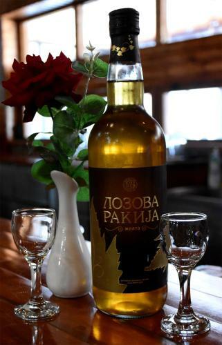 Hotel And Winery Lozar