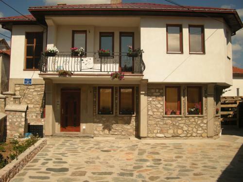 Hostal ***stefani Apartments