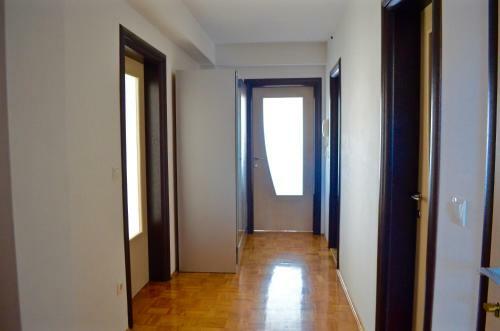 Spacious, Sunny Apartment