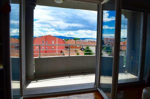 Spacious, Sunny Apartment