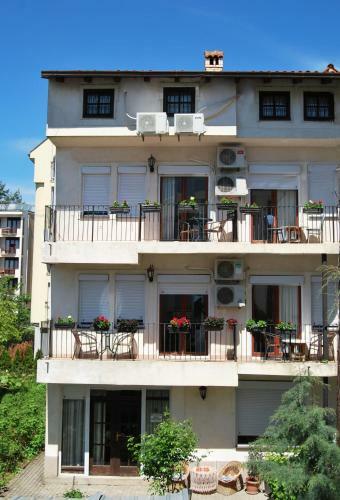 Hostal Vila Delfin