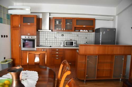Quiet, Bright And Cozy Apartment Near The Center