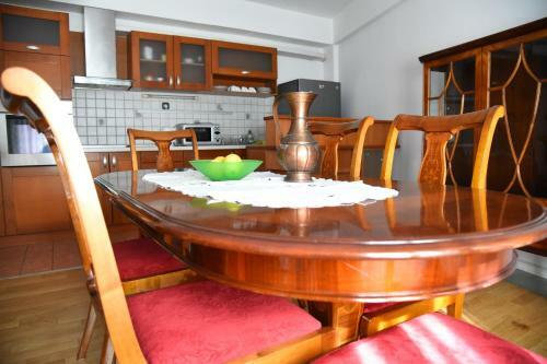 Quiet, Bright And Cozy Apartment Near The Center