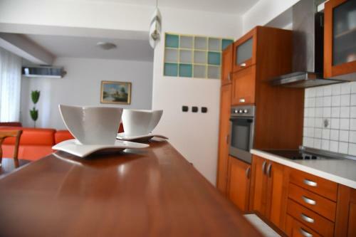 Quiet, Bright And Cozy Apartment Near The Center