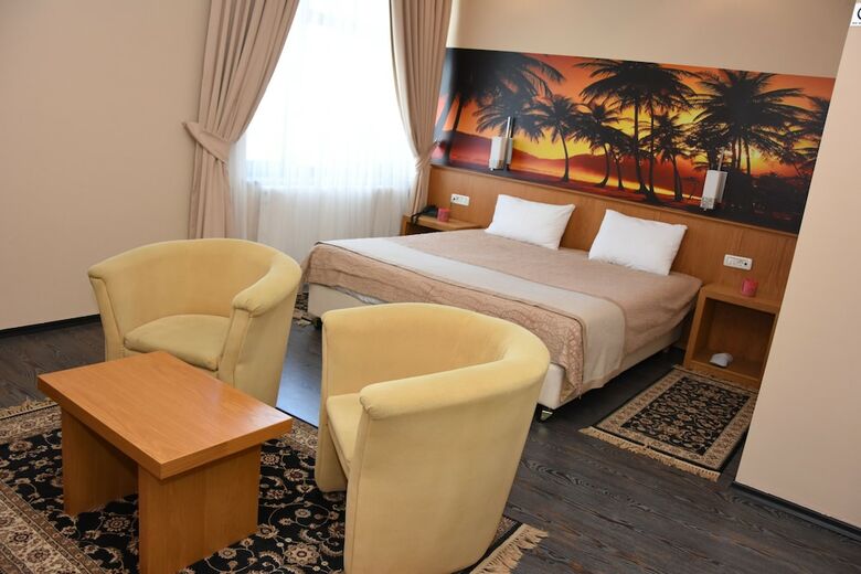 Hotel Lirak