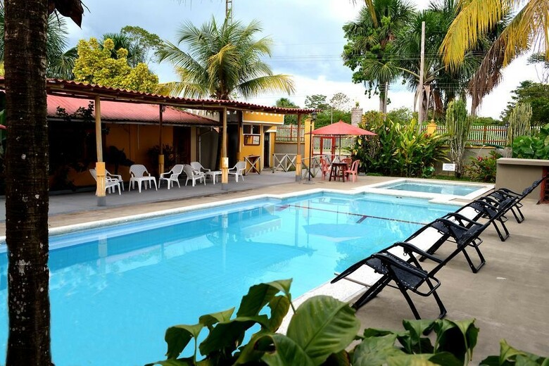 Hotel Caba�as Yakuruna