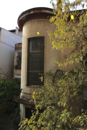 Green Apartment In Bohemian Debar Maalo