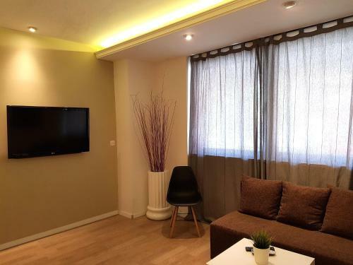 Mika Apartments