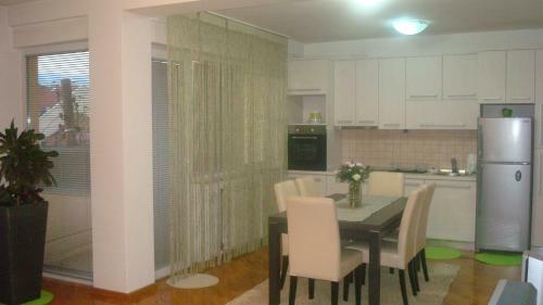 Popov Apartments