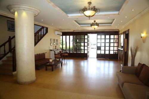Douma Hotel