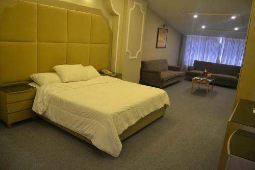 Platinum Hotel