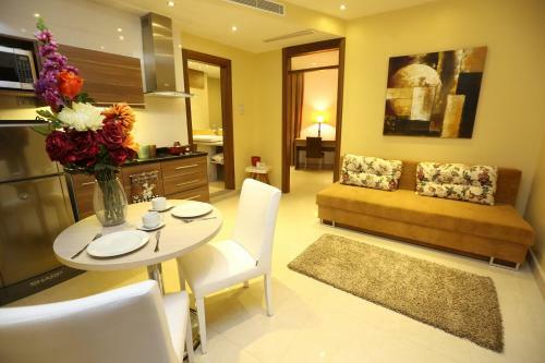 Delora Hotel And Suites