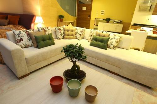 Delora Hotel And Suites