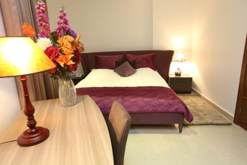 Delora Hotel And Suites