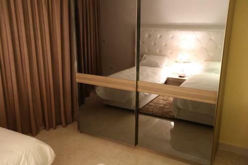 Delora Hotel And Suites