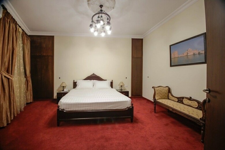 Quartier Suisse Hotel