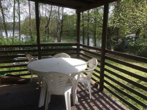 Lakeside Guesthouse Langstini