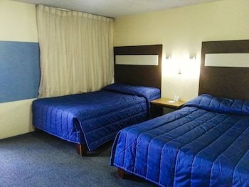 La Fuente Hotel & Suites