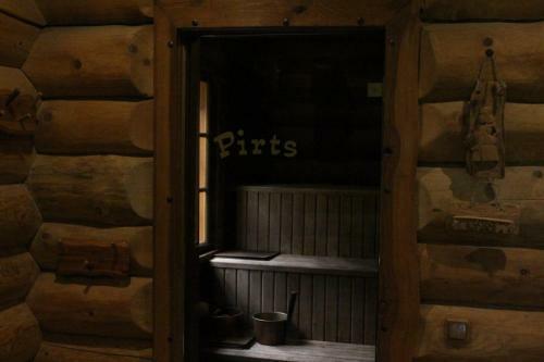 Hostal Viesu Nams Bar?i